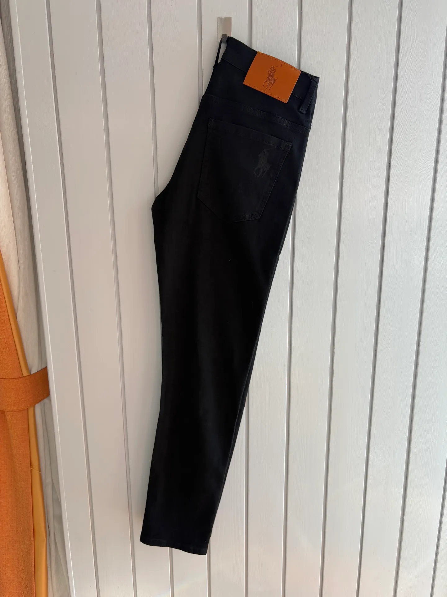 P240 A super stylish pair of jeans, customized original washed denim fabric, unique design, top-notch embroidered letter pattern logo, original hardware accessories decoration, an extremely outstanding pair of jeans, the materials and craftsmanship are extremely luxurious and exquisite, extremely high-grade, handsome and stylish upper body, recommended 👍, 005 code number: 29-38 but not 35; 37